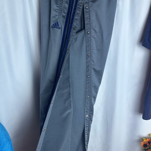 Men's Adidas Tear Away Snap Gray Track Pants with Blue Stripes Size Medium - Picture 7 of 10